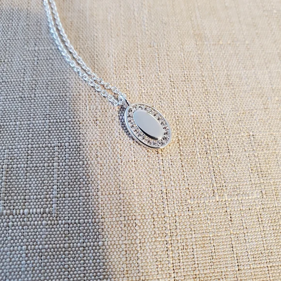BNWT OAK + FORT Silver Coloured Oval Pendant Necklace - Picture 7 of 7